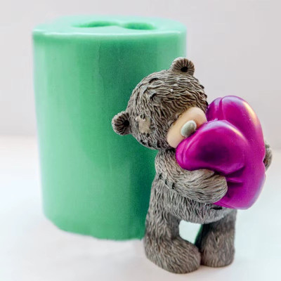 Silikónová forma na mydlo a sviečku macko so srdiečkom II.